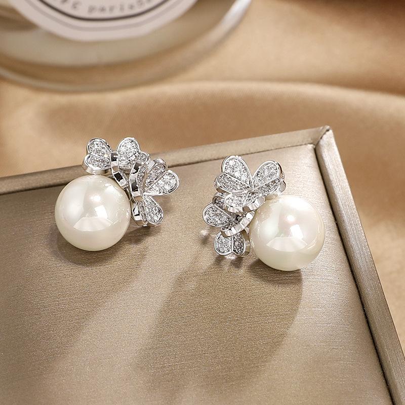 Meier Minimalist Pearl Stud Earrings - Women's Heart-shaped Petal Fashion Sterling Silver Micro-pave Earrings