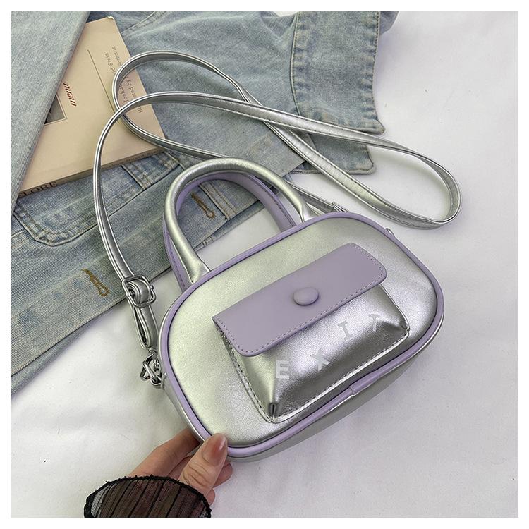 

Сумка женская весенне-летняя модная сумка-мессенджер портативная квадратная сумка 2025 новая текстура нишевая женская на плечо кросс-боди серебряный