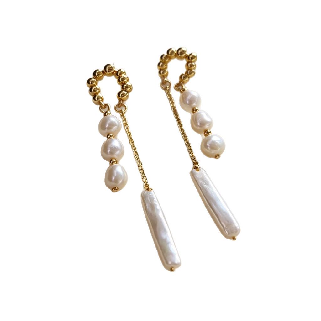 Baroque natural freshwater pearl earrings feature a niche female aura and a distinctive design, with an irregular fashion and exaggerated pendant