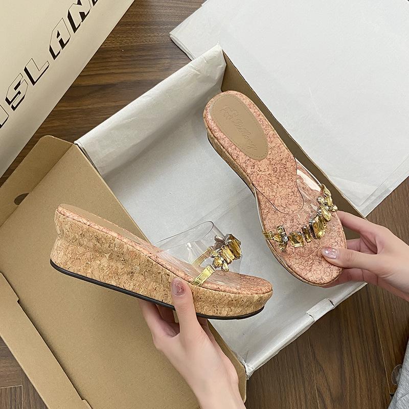 Beautiful version of one-word transparent slope heel cool slippers women's 2025 new summer platform slippers wearing beach shoes