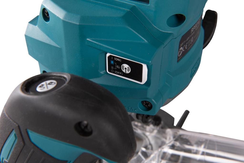 Makita Cordless Router 40Vmax and charger sold RP001GZ (Battery separately)