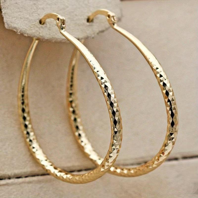 

A Pair of Fashionable Gold Color Oval Hanging Earrings, Personalized and Creative Birthday and Wedding Zircon for Women