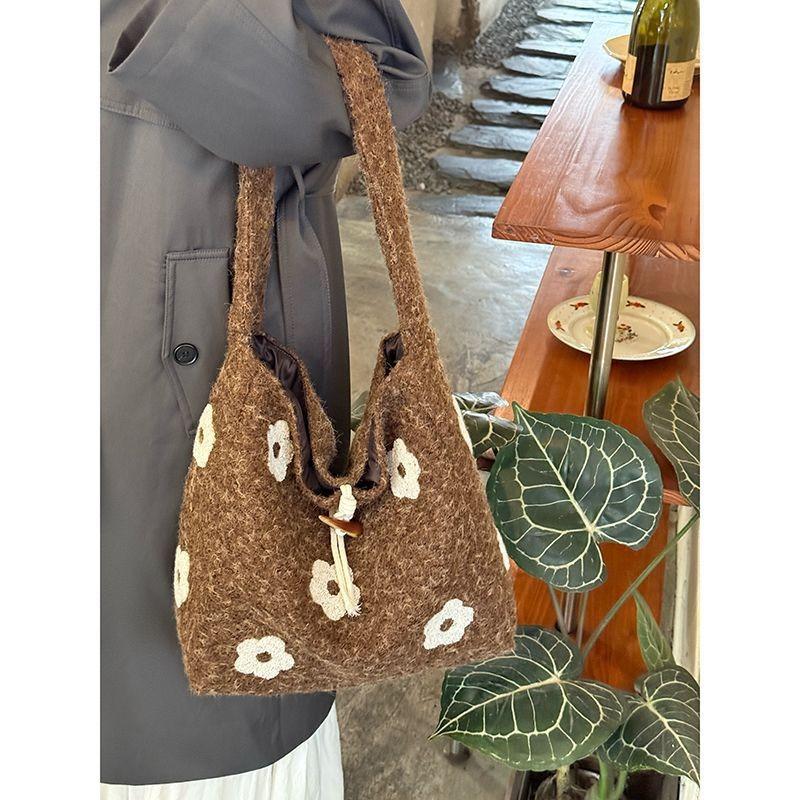 Plush flower embroidery tote bag women's new sweet niche shoulder bag large capacity plush bag