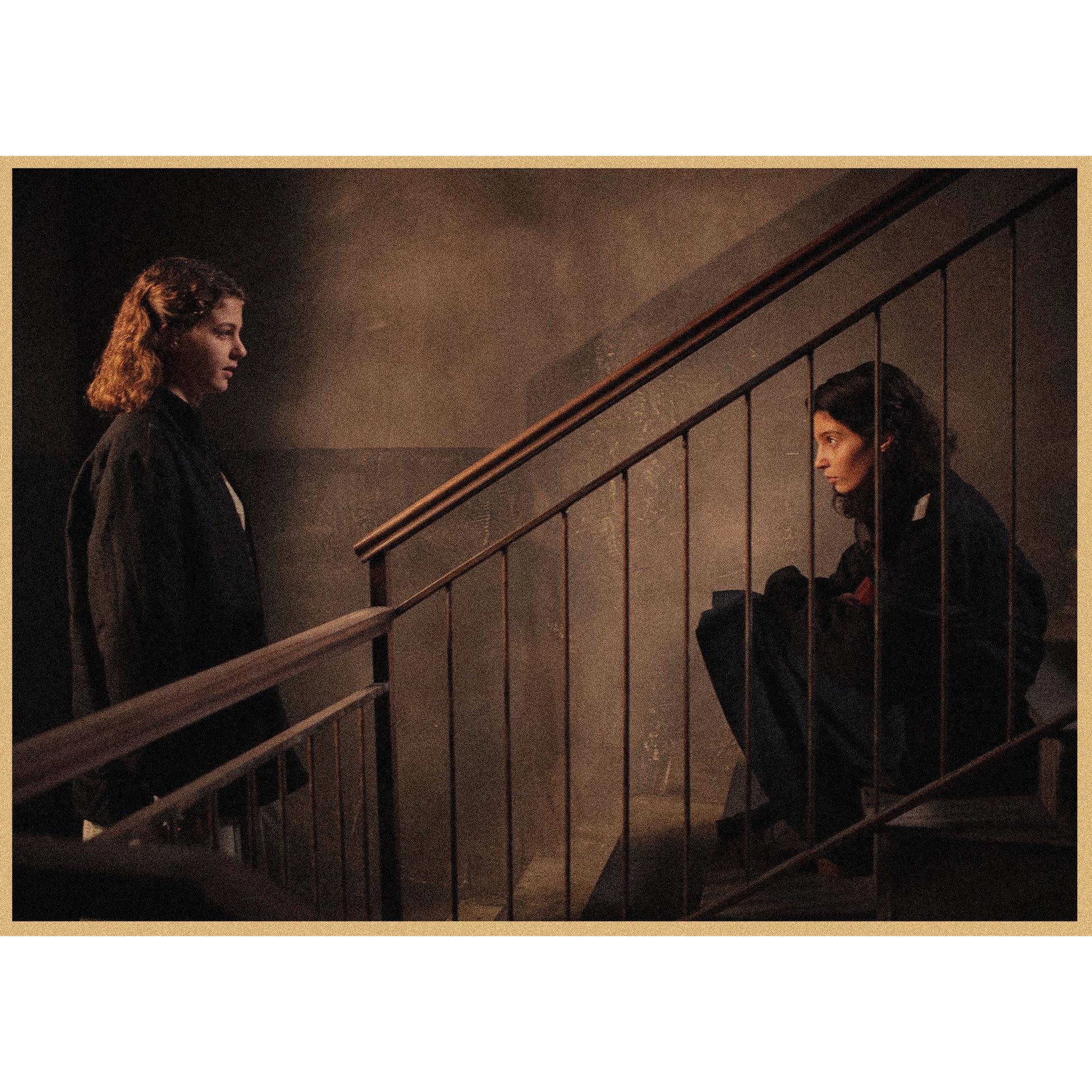 

Retro Kraft Paper Poster: My Brilliant Friend Drama Wall Art for Hotel & Bar Decor 29.7X42cm