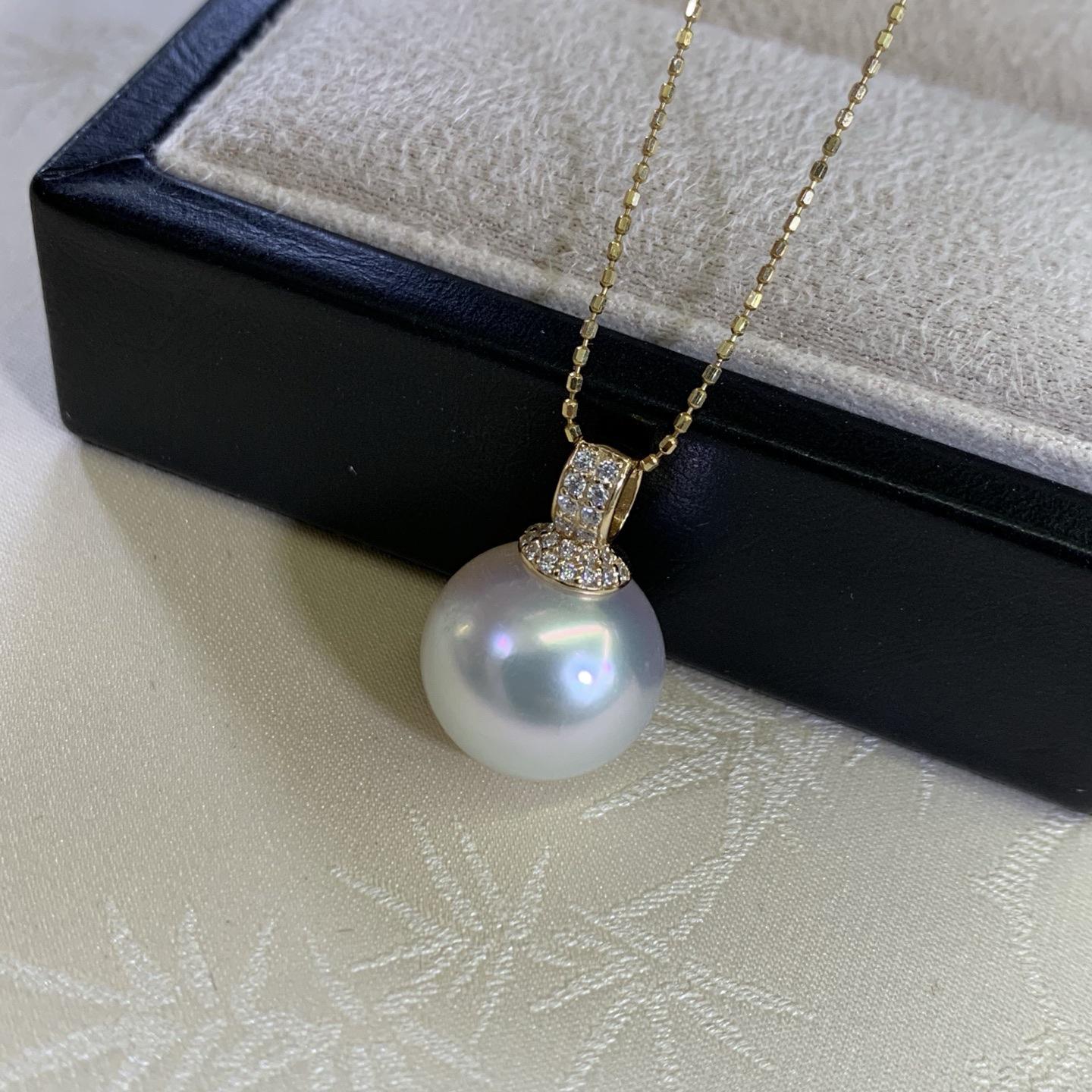 

Мінімалістичний кулон з перлиною зі срібла S925 з перлиною 12-13 мм (Ланцюг не входить) Silver White 024321B