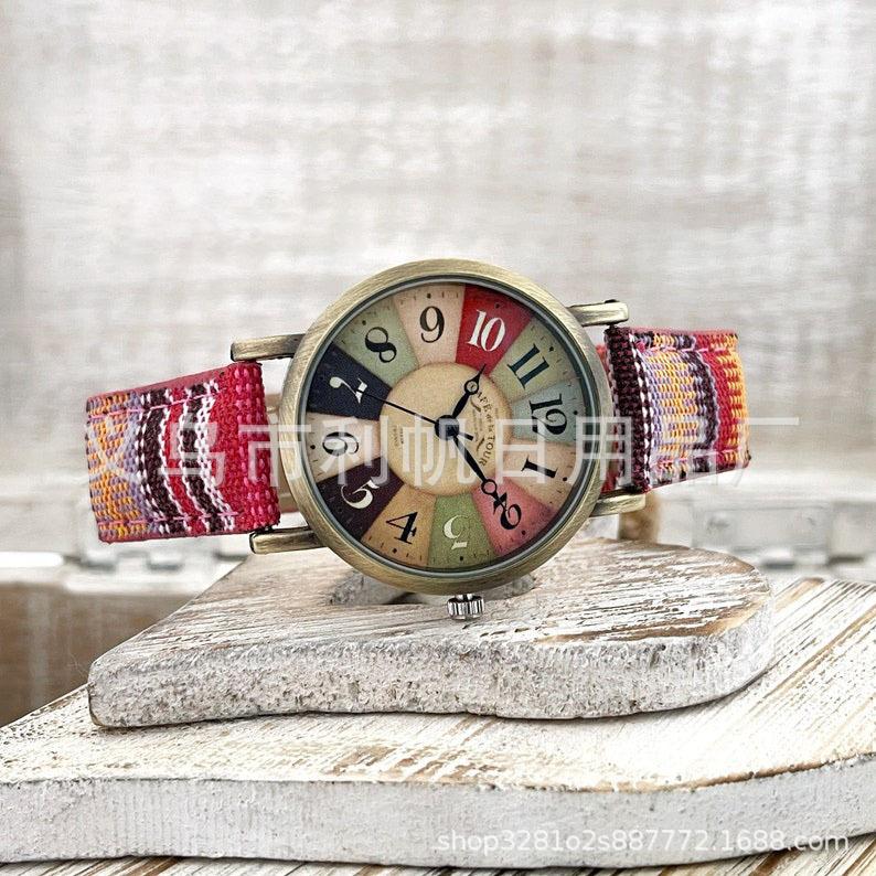 

2022 Лето Новые Многоцветные Радужные Узоры Женские Часы Independent Station Новые Фиолетовые