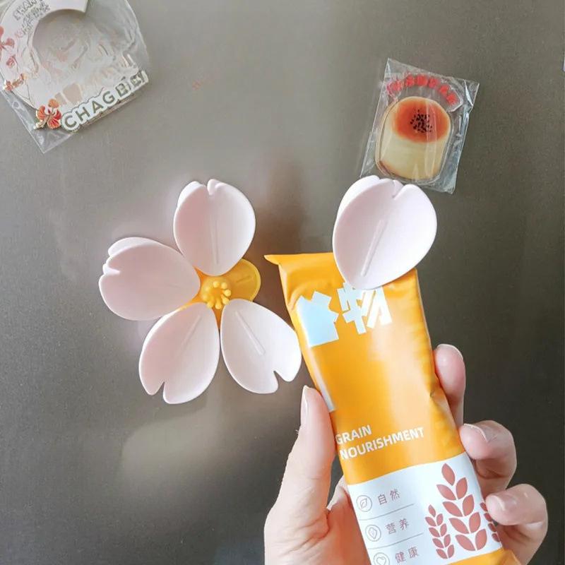 Sakura Magnetický těsnící klip na ledničku, Těsnící klip ve tvaru okvětního lístku, Magnetická samolepka na ledničku, Těsnící klip na svačinu, Květinová dekorace