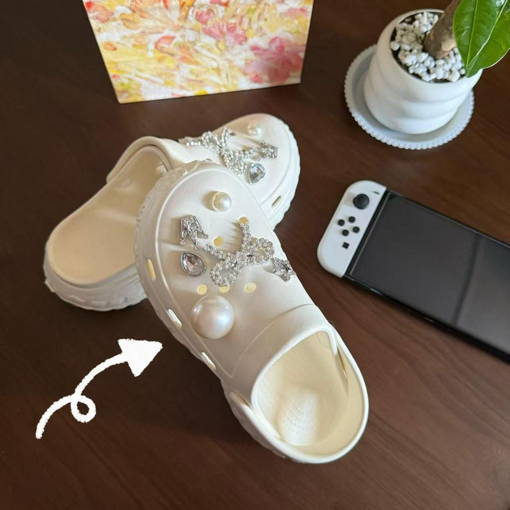 Chic Women's Metallic Pearl Shoe Adornments: Trendy DIY Floral Accessories