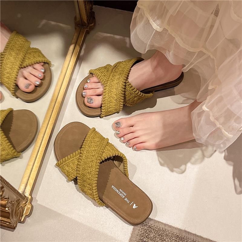 Fashion 2025 New Summer Elegant Fish Mouth Casual Outside Beach Slippers Fashionable Comfortable Round Toe Flat Slippers for Women