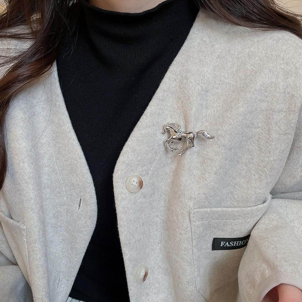 Jewelry Accessories Metal Horse Brooch Chinese New Year Animal Lapel Pins Men's Women's Suit
