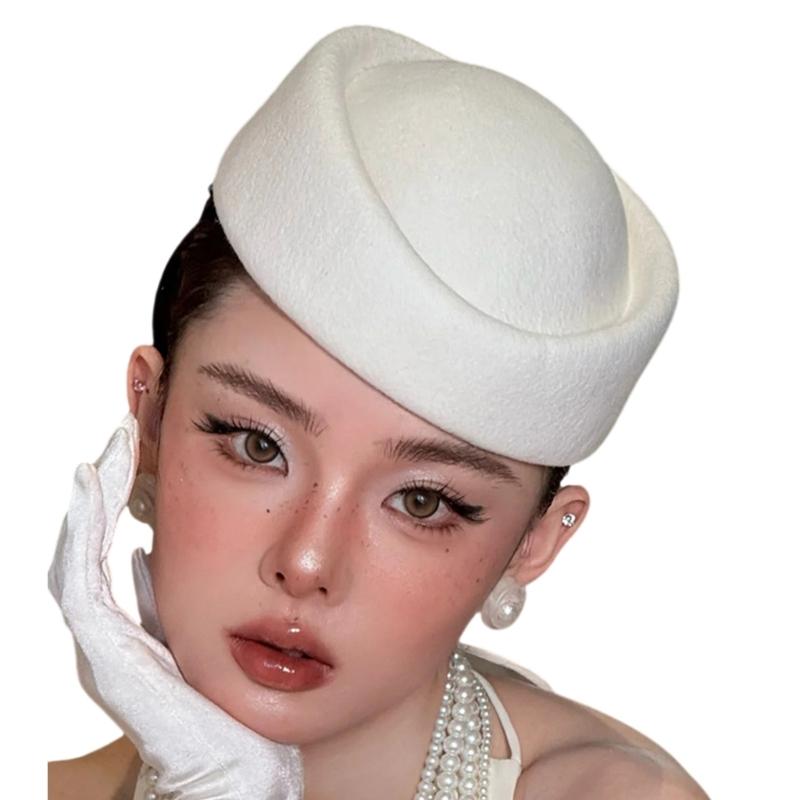 

Classical Hepburn Style Felted Hat for Women Elegant Fashion Headwear Breathable Lightweight Design білий