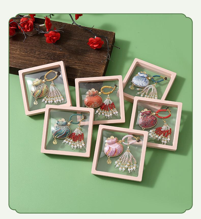 Crystal Tassel Horse Pendant Sachet: Cultural Brocade Keychain Gift