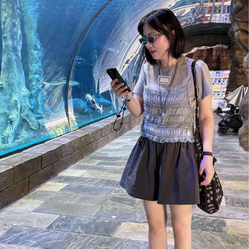 

Tothend Intelligent Gray Low Saturation High Class Elegant Real Two-Piece Lace Vest Short Sleeve Shorts Suit Lace vest T One size