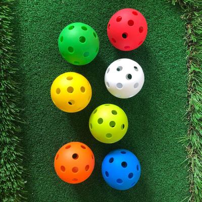 Bola de Brinquedo Infantil de 74mm com 26 Furos Design Ergonômico Anti-queda Entretenimento Material PE Floor Pickle Ball para Criança