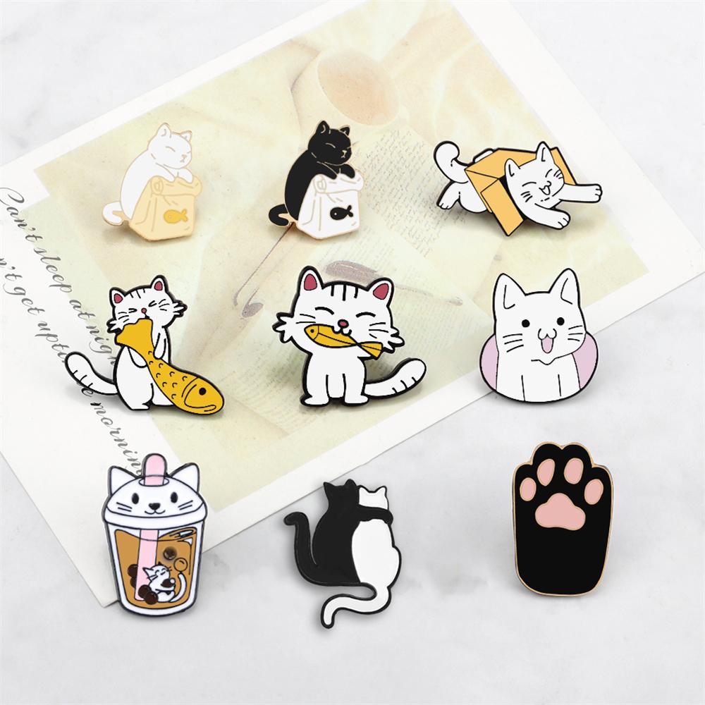 Punk Schwarze Katzen mit Messer Emaille Pins Mode Niedliche Tierbrosche Cartoon Anstecknadel Abzeichen Schmuck Geschenke für Freunde
