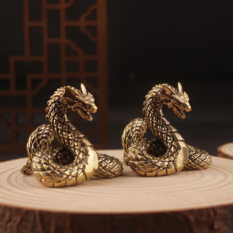 Retro Brass Europe Ancient Beast Flying Dragon Home Decor Ornaments Copper Animal Figurines Fengshui Statue