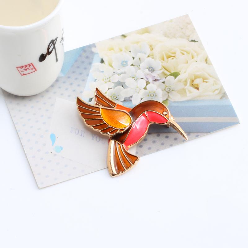Vintage Jewelry Brooches for Women Colorful Enamel Pins Metal Birds Cute Broach Bird Hummingbird Badge High Quality Accessories