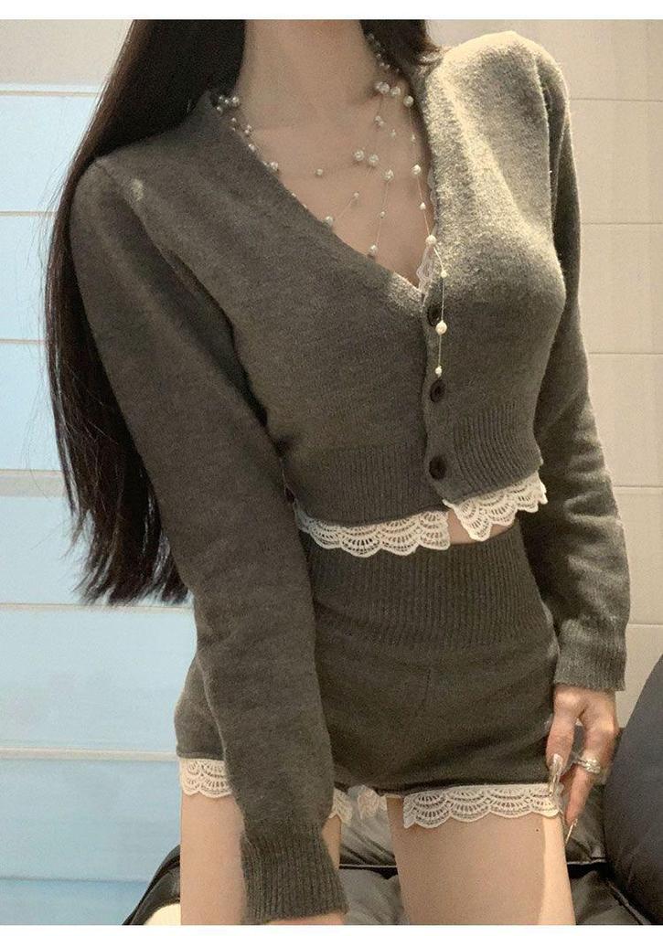 2024 Early Autumn Retro Lace Trim High Waist Knit Shorts - Slimming Gray Women's Fashion