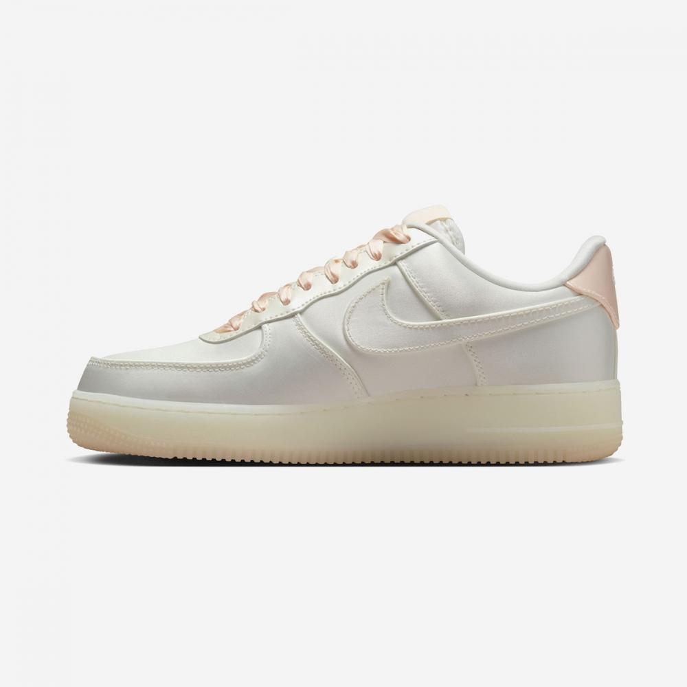 Nike Women S Nike Air Force 1  07 Lv8 Hq3762 133