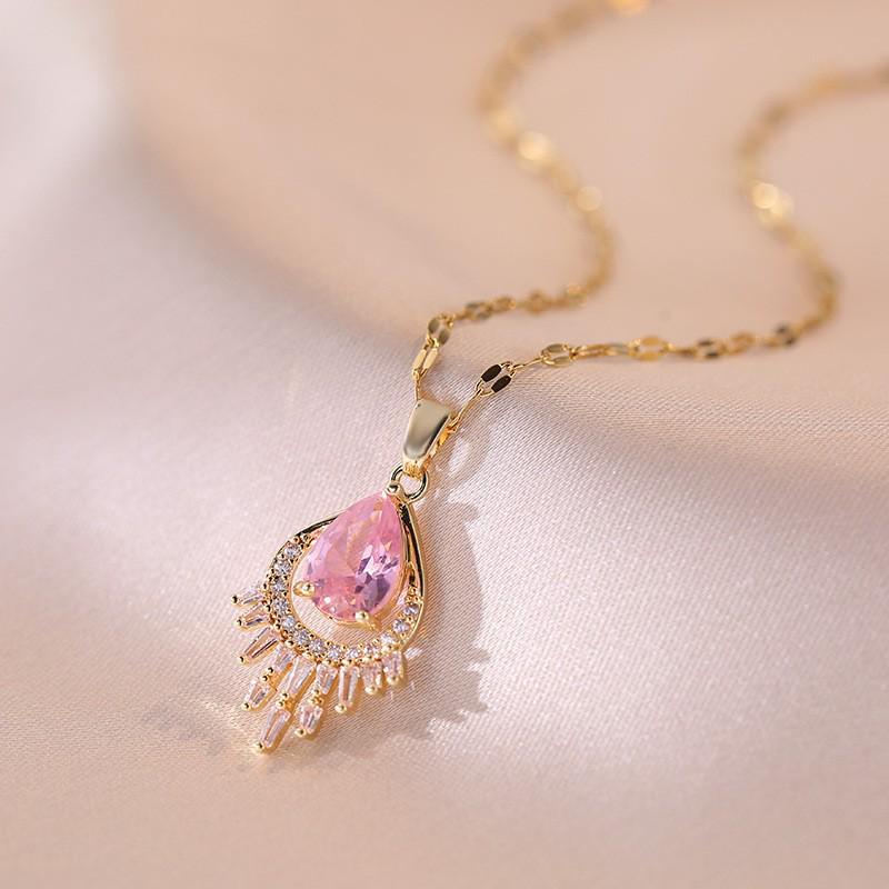 Women's Fashion Heart Pendant Necklace - Elegant, Simple Design, Versatile Clavicle Chain Jewelry