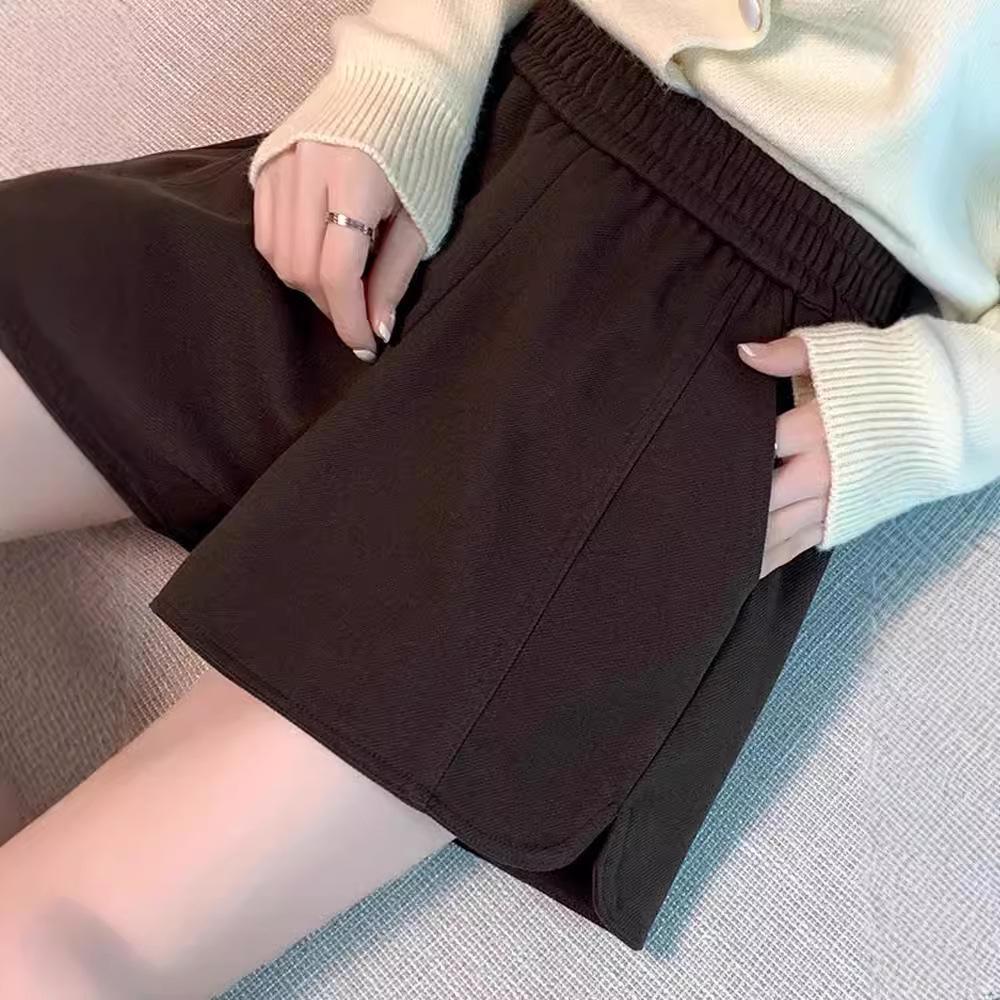 2024 Women's Woolen A-line Wide Leg Booty Shorts: Elastic Waist Casual Outerwear for Autumn & Winter