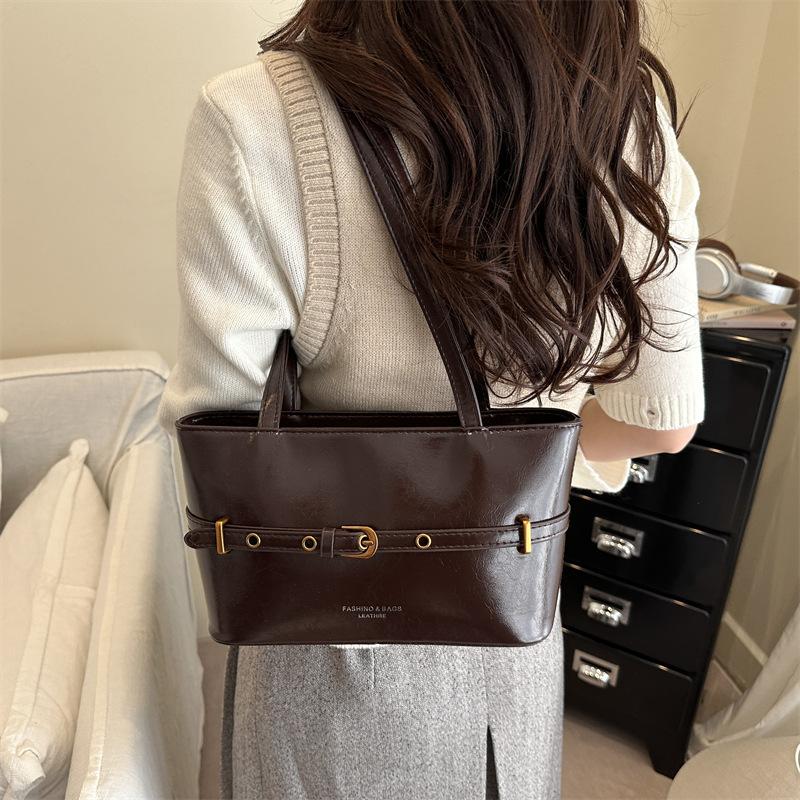 Fashionable, Sophisticated, Stylish and Simple Oil-wax Leather Shoulder Bag