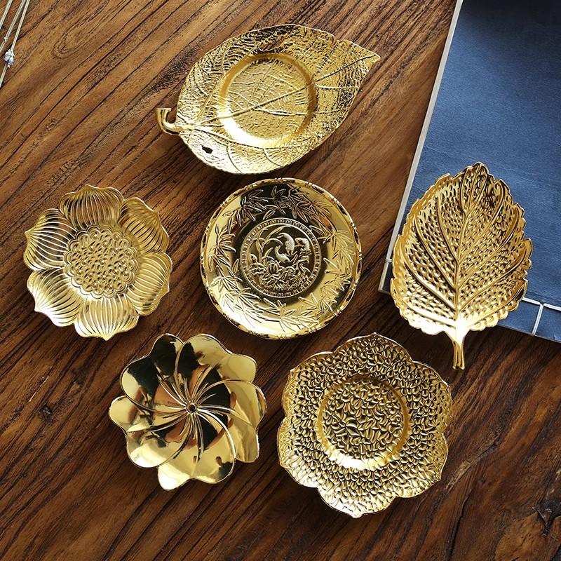 1PCgolden retro metal coaster tea ceremony decoration exquisite insulation pad suitable for tea rooms, home decoration