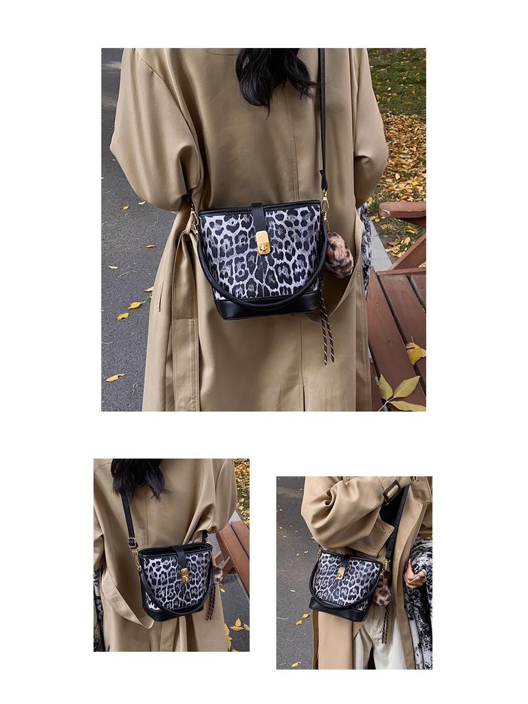 Geantă tote crossbody de damă cu imprimeu leopard la modă pentru toamna/iarna 2024