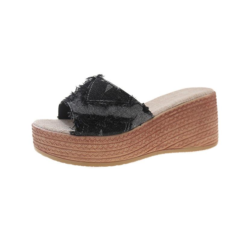 

25 new foreign trade large size slope heel thick bottom word with height increase casual versatile skirt temperament wear cool slippers 43 чёрный