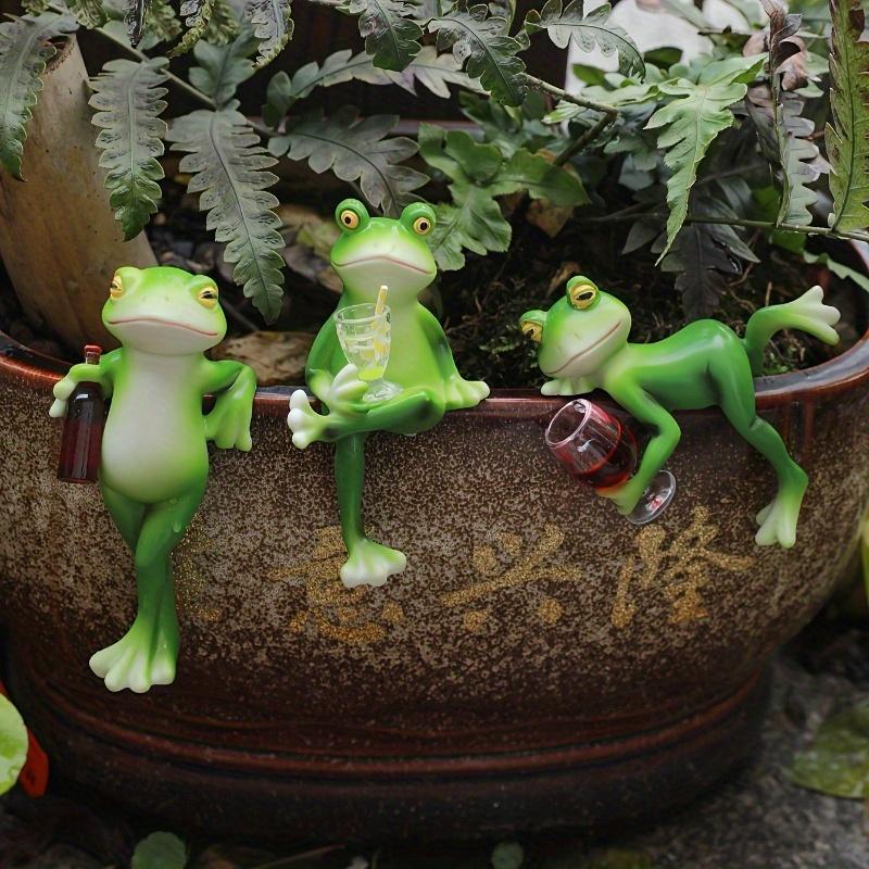 1pc Frogs with Drinks Resin Sculptures - Romantic Garden Decor for Balcony, Plante Festivals, and Seasonal Celebrations Home