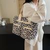 Klassischer Leopardenmuster Freizeit Damen Tasche mit großer Kapazität und mehreren Fächern Neue leichte Pendler Tragetasche