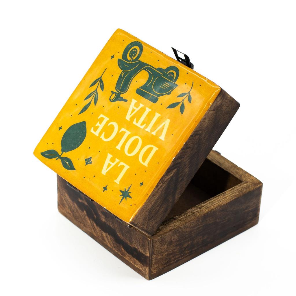 Small Enamelled Box – La Dolce Vita