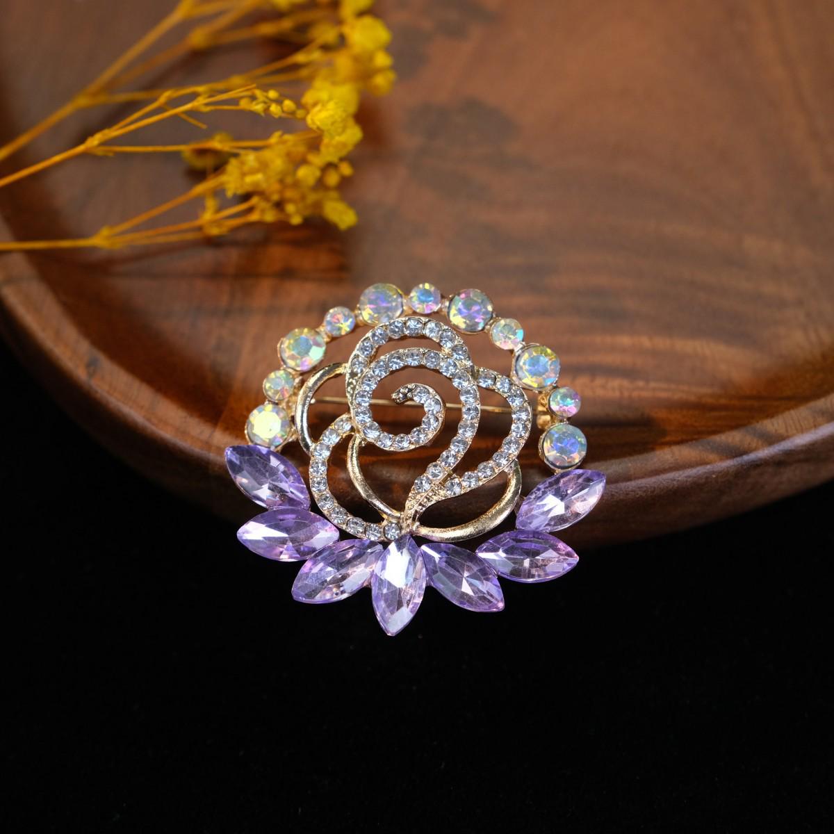 

Елегантна брошка зі стразами: Високоякісна японська та корейська мода кришталева шпилька для шарфа для жінок