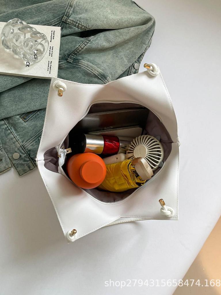 Damska torba na ramię typu tote z nadrukiem i kokardą, duża pojemność, kolekcja Jesień/Zima 2025