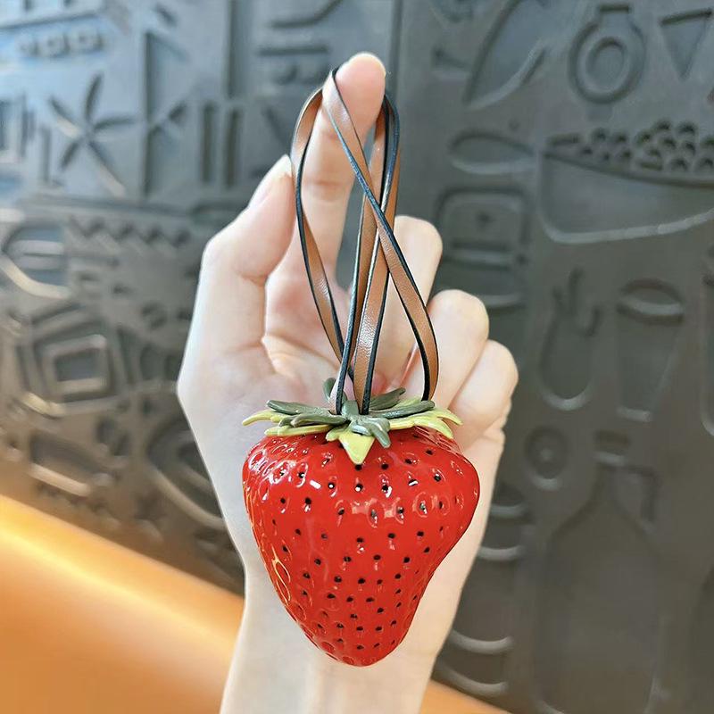 Creative Strawberry Keychain Pendant Women's Bag Ornament - Exquisite Fruit Charm Gift