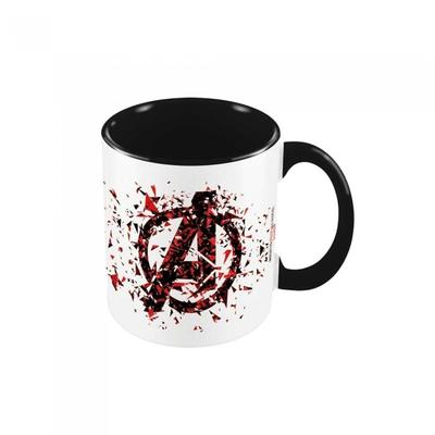Tasse mit zerbrochenem Logo