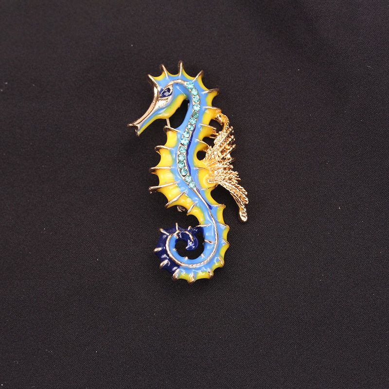 

European and American Fashion Marine Animal Brooches with Rhinestones and Enamel Seahorse Brooches Alloy Badges Clothing Accessories J 5-6-5333