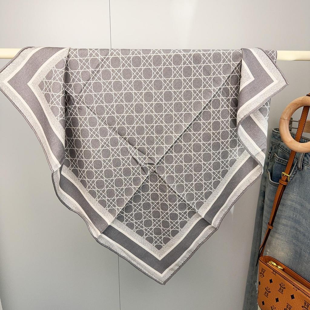 Fashionable Mulberry Silk Scarf - 70x70CM Square Autumn/Winter Head or Neck Scarf