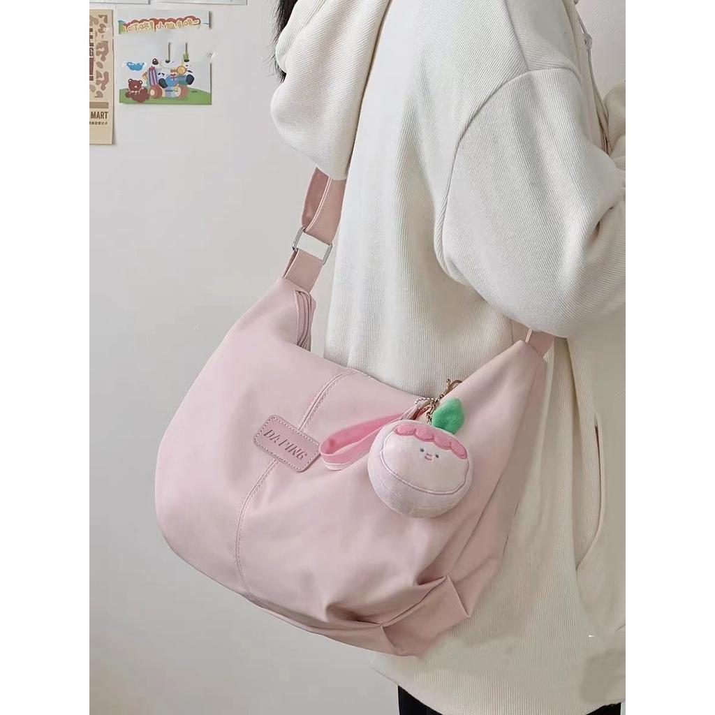 Ladies' Fashionable Large Capacity Crossbody Bag with Adjustable Shoulder Straps and Zipper Closure - Made of Durable Polyester Material