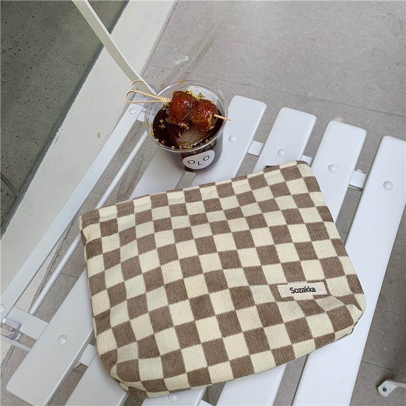 

Women Portable Corduroy ChessBoard HandBag Zipper Chic Cosmetic Bag OneSize світло-коричневого кольору