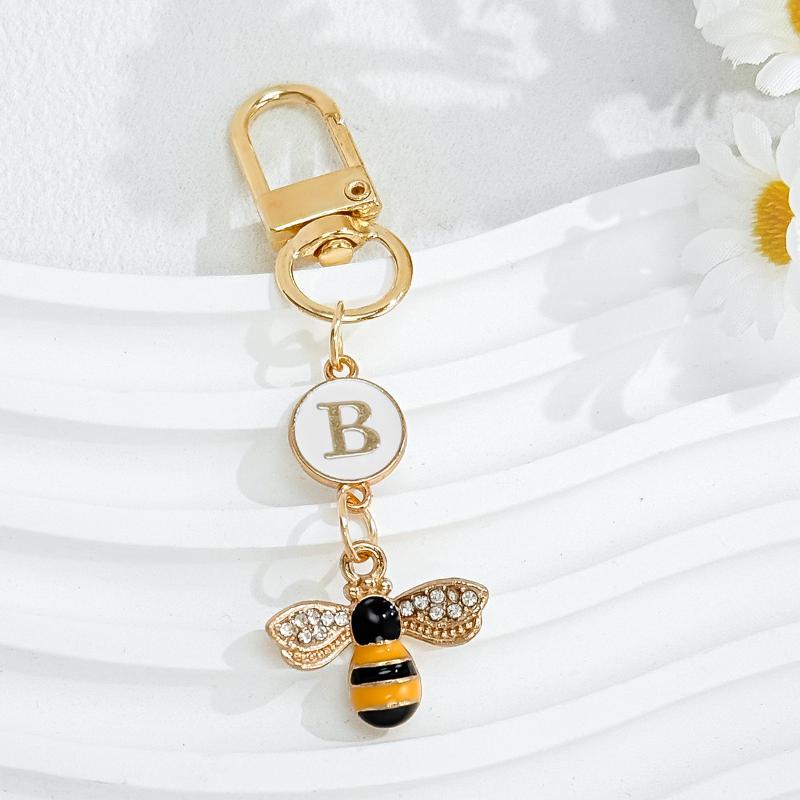 New Metal Bee Alphabet Keychain Fashion A-Z 26 Letters Keyring Charms Bag Pendant Jewelry Gift Accessories