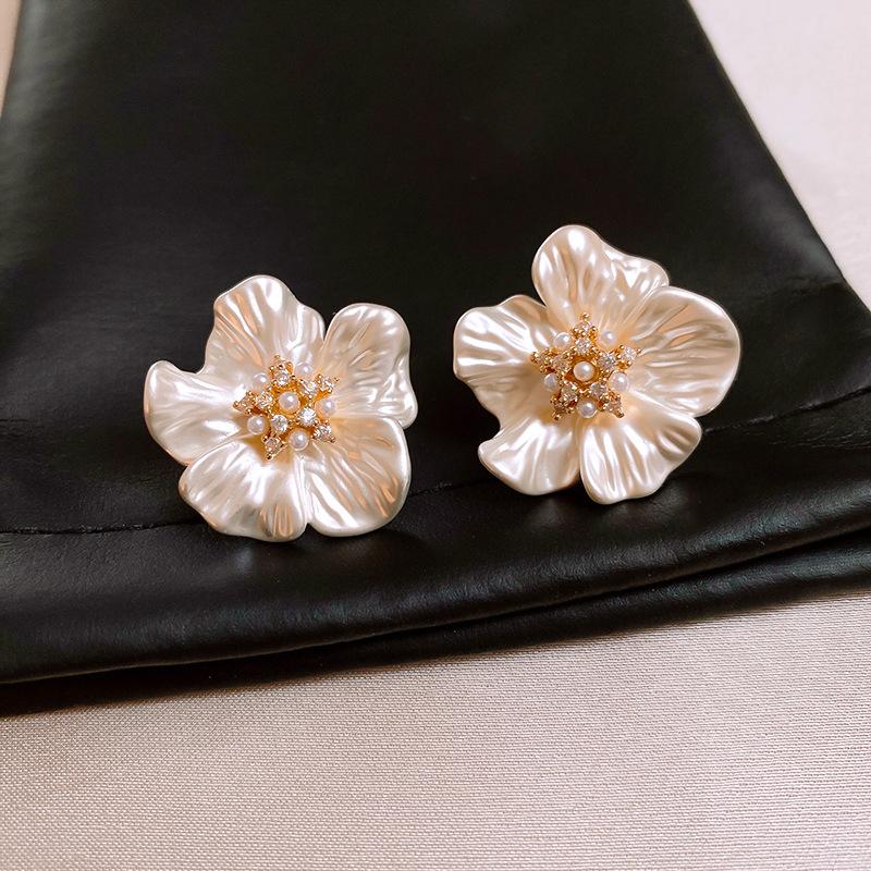 Серьги-гвоздики с искусственным жемчугом, покрытые настоящим золотом, ретро, индивидуальность, тренд, французские серьги