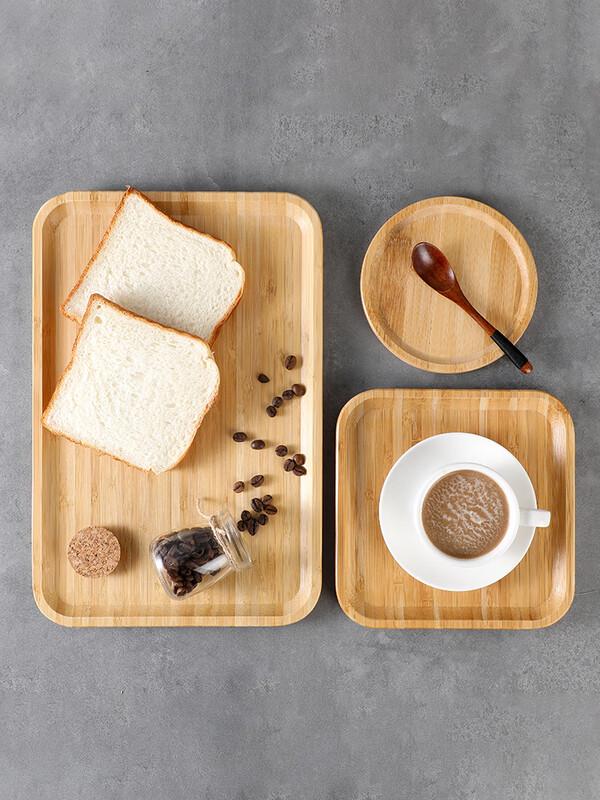 Rechteckiges Serviertablett aus Bambus und Holz im japanischen Stil