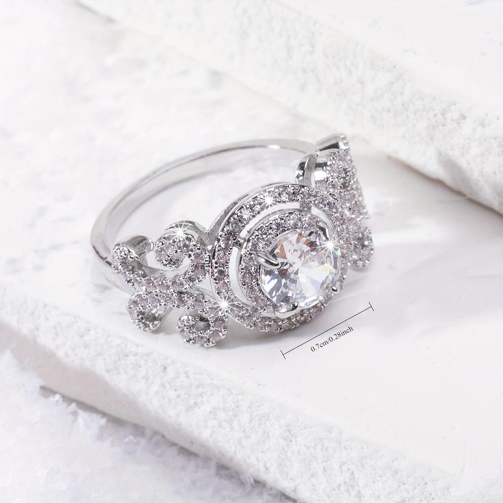 Fashionable and Luxurious Women's Wedding Ring with Sparkling Synthetic Zircon Pattern Inlaid