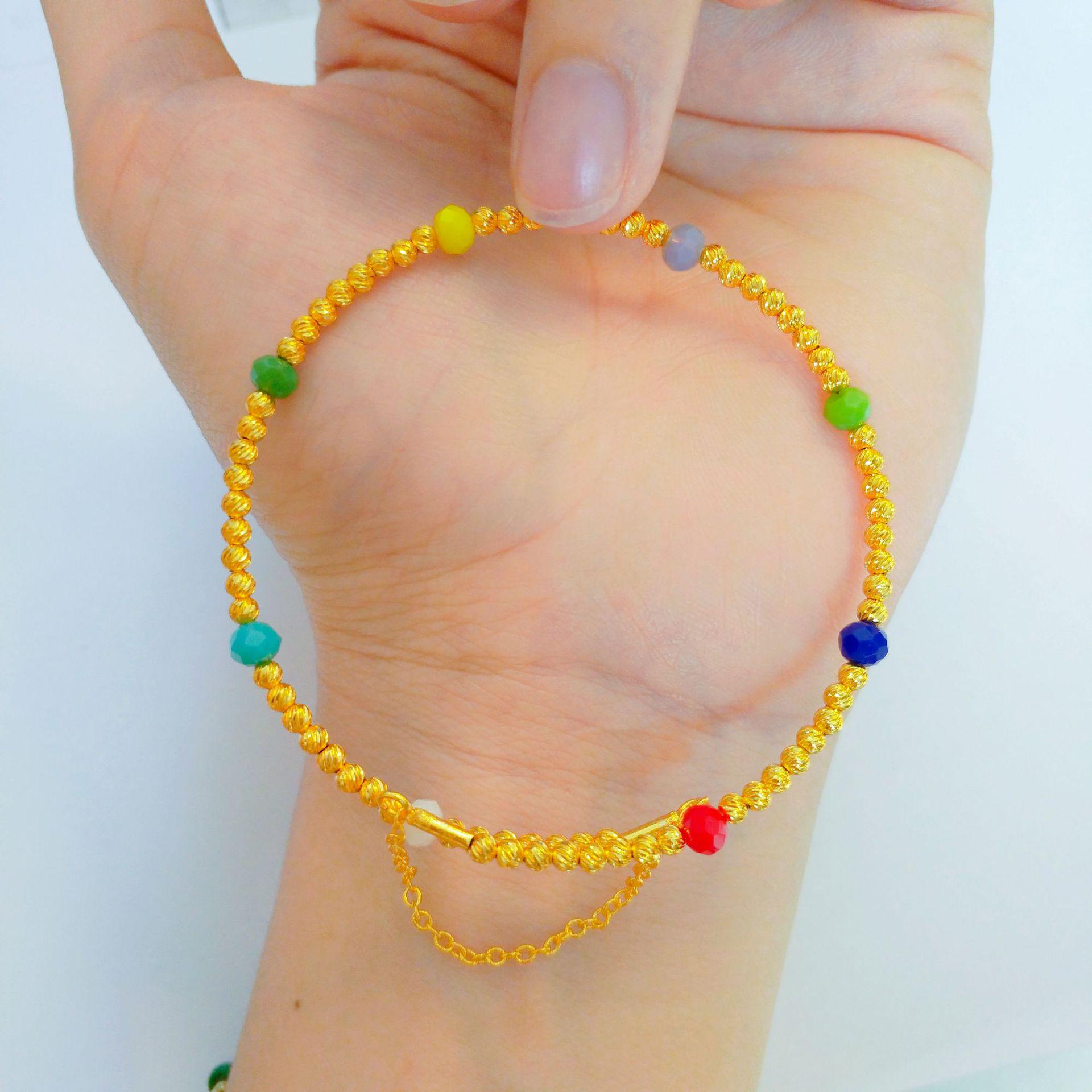 Эмалевый браслет-memory с диско-бусинами и золотыми круглыми бусинами - Модный женский браслет