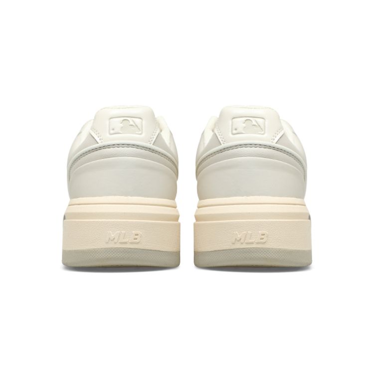 MLB Chunky Liner 24SS New York Yankees Comfortable Versatile Non-Slip Shock Absorbing Breathable Low-Top Sneakers Unisex sneakers 3ASXCLB3N-50CRS