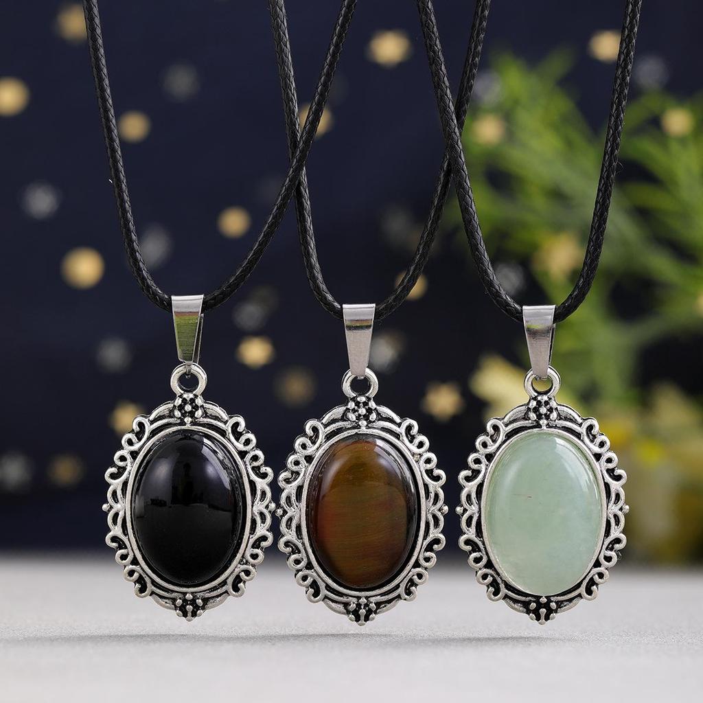 Bohemian Ethnischer Amethyst und Rosenquarz Ovaler Spitzenanhänger