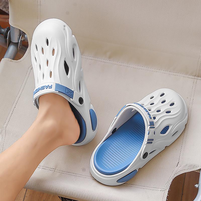 Men's Summer Closed-Toe Breathable Beach Sandals - Soft Sole Outdoor Slippers