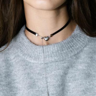 Perlmuttfarbener Herz-Magnet Leder-Choker-Halskette