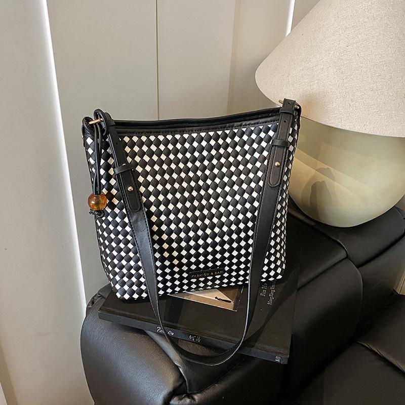 Women's Bag New Embossed Woven Commuter Tote Bag Simple Underarm Bag Large Capacity Shoulder Bag